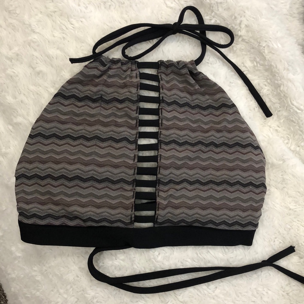 Athleta High Neck Ladder Bikini Top XS Black/Grey chevron pattern